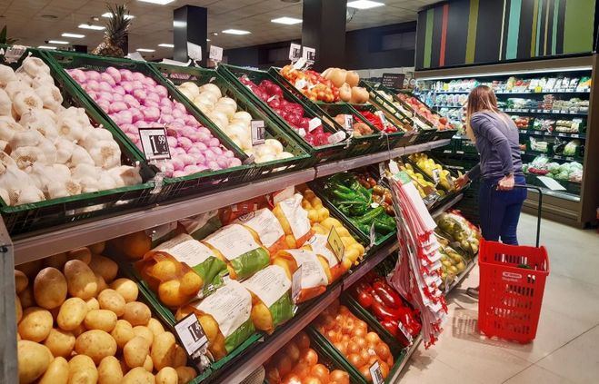 La cesta de la compra se dispara por la subida de la electricidad y los carburantes