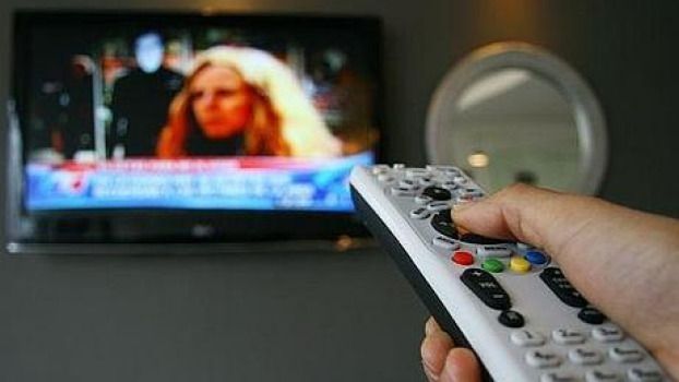 Leve bajada del precio de la luz