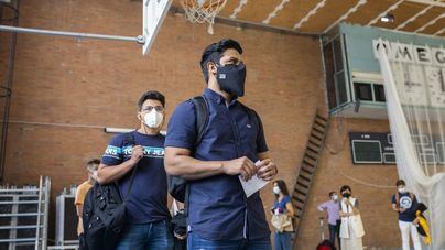 La pandemia sigue su curva descendente en España con algo más de 3.700 nuevos casos