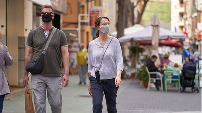 Sanidad notifica 5.988 casos, 118 muertes y la incidencia desciende a 83 casos