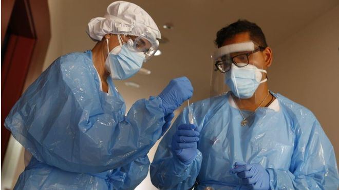 España suma más de 5.000 nuevos contagios frente a los casi 6.000 del lunes anterior