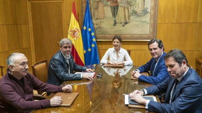 Principio de acuerdo para prolongar los ERTE a la espera del visto bueno de la patronal