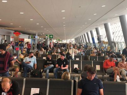 Fin a la prohibición de entrar a los aeropuertos como acompañantes