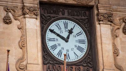La noche del sábado al domingo los relojes se retrasarán de las 02.00 a las 01.00 horas