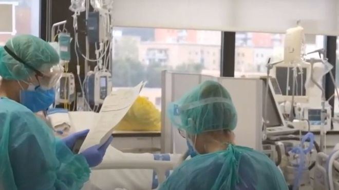 La tasa de incidencia de los contagios vuelve a acercarse al riesgo medio en España
