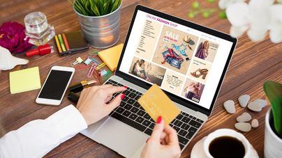 Un 16 por ciento de los consumidores compra de forma compulsiva a través de internet