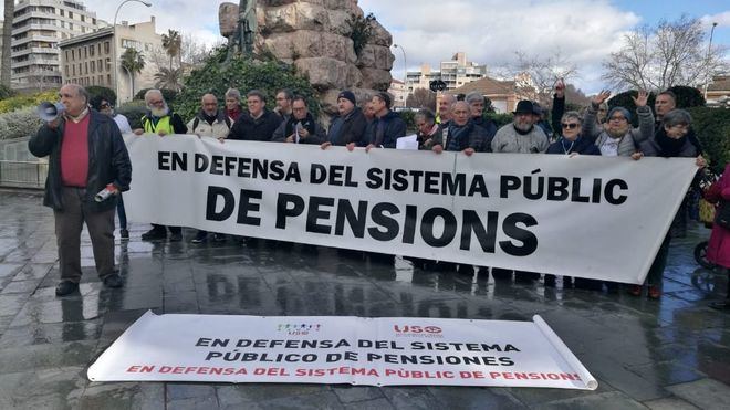 El Gobierno pacta con los sindicatos un mecanismo para asegurar las pensiones a partir de 2032