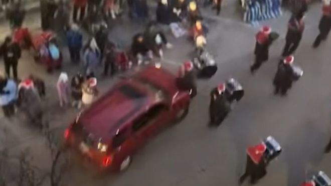 Un atropello masivo deja 5 muertos y 40 heridos durante un desfile en Wisconsin