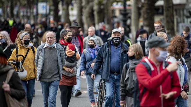 Ministro de Sanidad alemán: 'Los alemanes estarán vacunados, sanados o muertos' a final del invierno