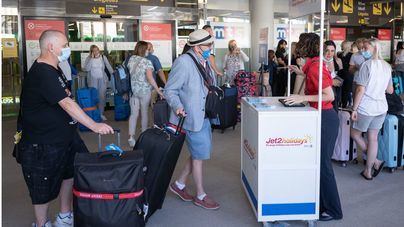 España solo permitirá la entrada de pasajeros de Reino Unido con certificado de vacunación