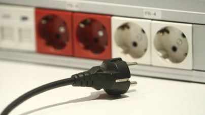 El precio de la luz suma su decimosexto día consecutivo por encima de los 200 euros