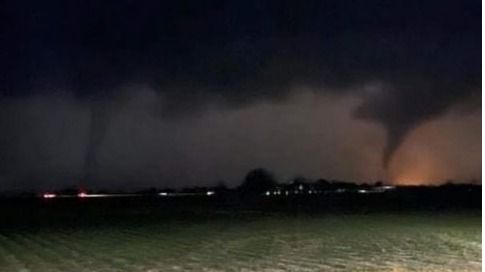 Una serie de tornados dejan un rastro de muerte y destrucción en EEUU