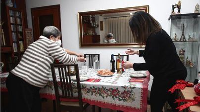 Canarias, Navarra, Galicia y País Vasco apuestan por limitar el número de asistentes a las reuniones navideñas