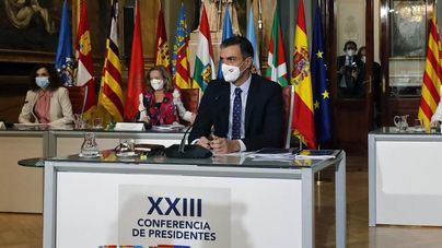 Cinco presidentes autonómicos pedirán a Sánchez que vuelvan las mascarillas en exteriores