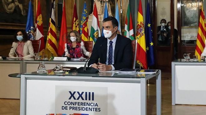 Cinco presidentes autonómicos pedirán a Sánchez que vuelvan las mascarillas en exteriores