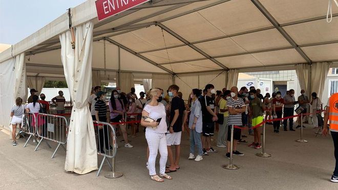 Las comunidades autónomas siguen notificando records de contagios