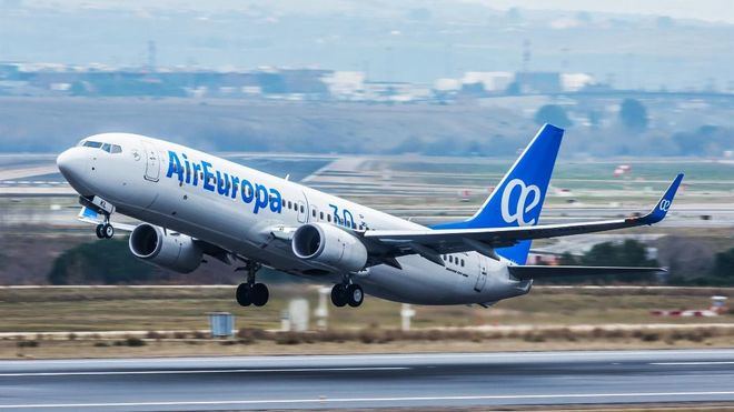 Calviño no descarta que el Estado entre en el capital de Air Europa