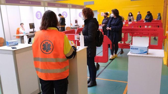 España descarta imponer la vacunación obligatoria contra la Covid