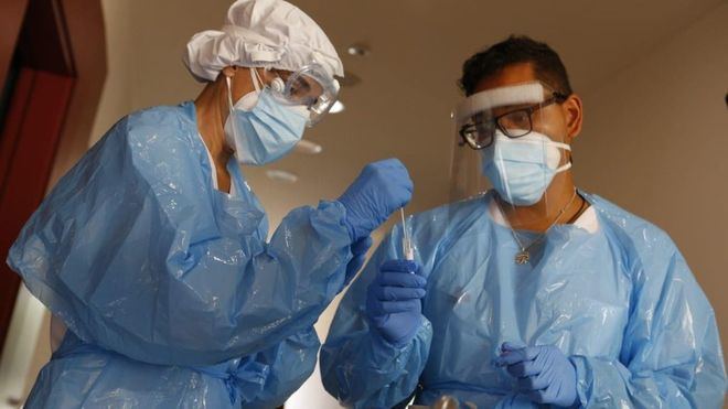 Sanidad suma 94.472 nuevos casos de coronavirus y 284 muertes con una leve bajada de la incidencia