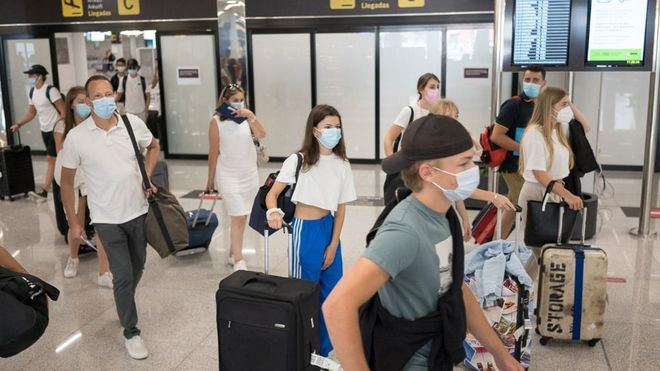 Ya pueden viajar a España los turistas menores de 17 años sin pauta completa