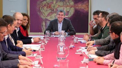 El Gobierno acuerda con sindicatos y empresariado la mejora de la protección social y el empleo