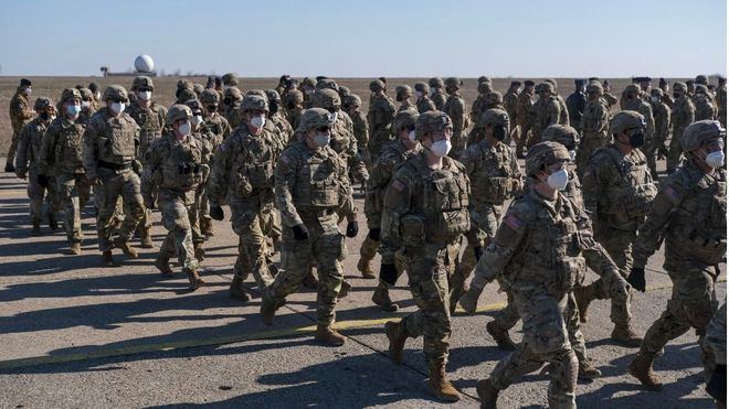La OTAN anuncia un despliegue de las Fuerzas de Respuesta Rápida mientras Rusia asedia Kiev