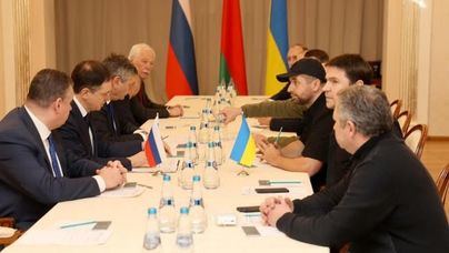Ucrania anuncia "ciertos avances" tras la reunión con Rusia