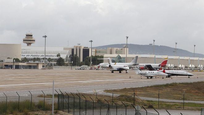 Las aerolíneas reembolsarán el dinero de los vuelos cancelados por la calima
