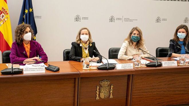 El Gobierno acuerda con los transportistas concederles 500 millones en bonificaciones