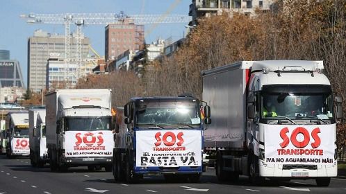 Más asociaciones de transportistas se suman al paro pese a las ayudas anunciadas por el Gobierno