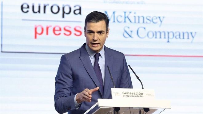 Sánchez extiende a toda la población la subvención de 20 céntimos el litro de gasolina
