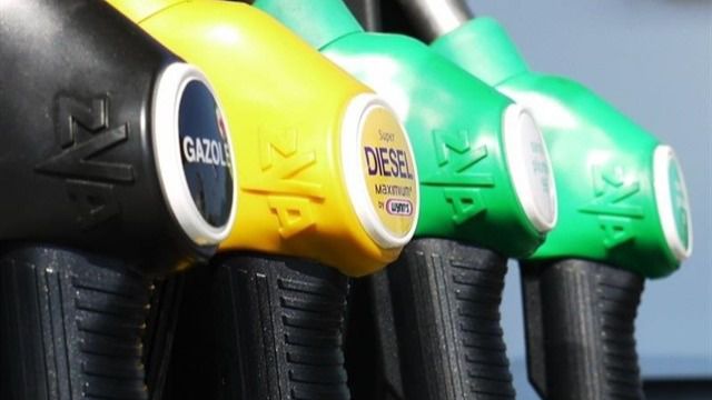 Sánchez no quiere que el turismo extranjero masivo se beneficie de su bono de 20 céntimos al litro de carburante