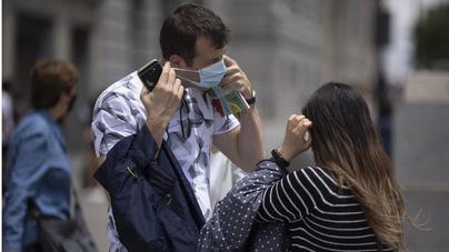 Se acerca el fin del uso obligado de mascarillas pero permanece el debate al respecto