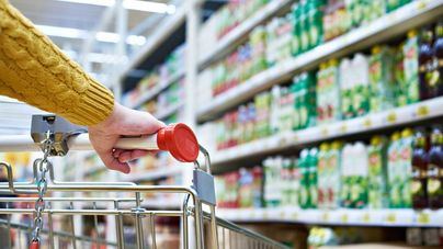 Los jubilados se gastan más del 20 por ciento de su pensión en la compra de alimentos básicos