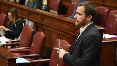Ayuntamientos y cabildos decidirán sobre la implantación del alquiler vacacional