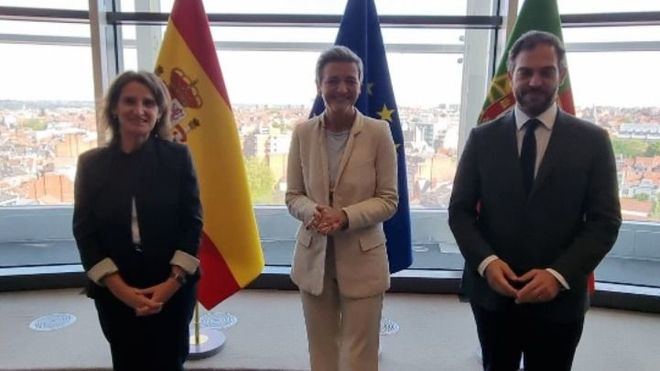 Bruselas autoriza que España y Portugal limiten el precio del gas para que la luz sea más barata