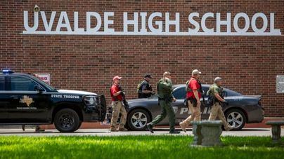 19 niños muertos y dos adultos en un tiroteo en una escuela de Texas en Estados Unidos
