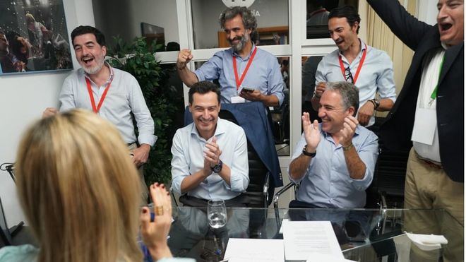El PP de Moreno Bonilla logra la mayoría absoluta, hunde al PSOE, frena a Vox y Cs desaparece