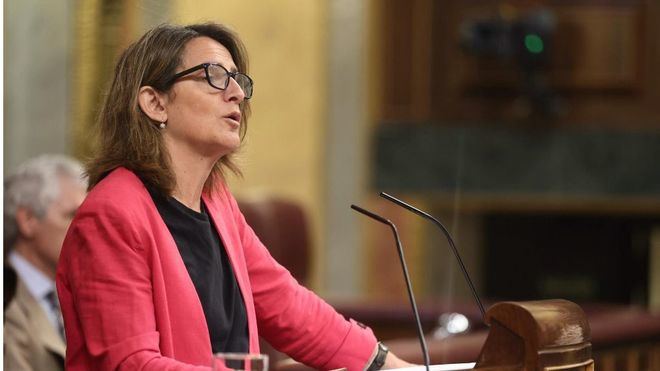 El Gobierno reconoce que la rebaja del IVA eléctrico 'no resuelve el problema'