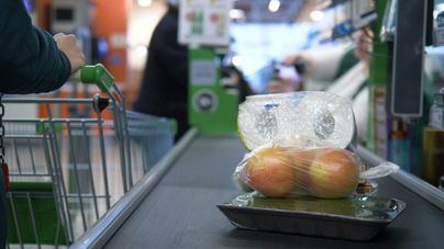 Hacer la compra cuesta a las familias 830 euros más que hace un año