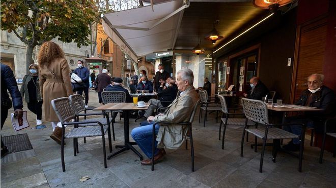Los precios de restaurantes y hoteles registran su mayor subida en 28 años