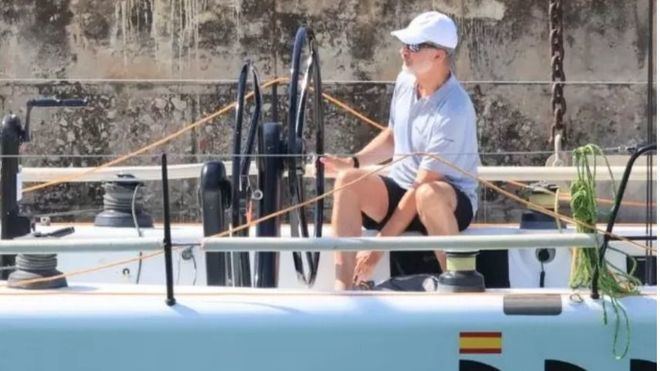 Felipe VI sale a navegar en el Aifos como entrenamiento para la Copa del Rey