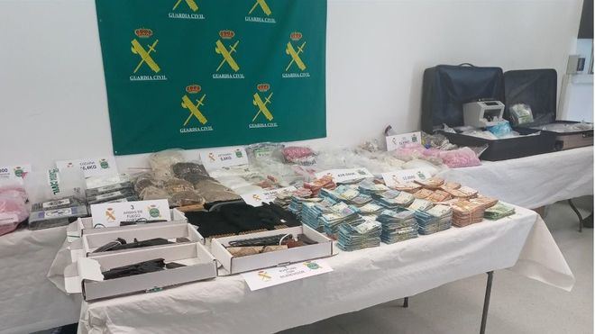 La Guardia Civil interviene en Ibiza el mayor alijo de cocaína rosa incautada en España
