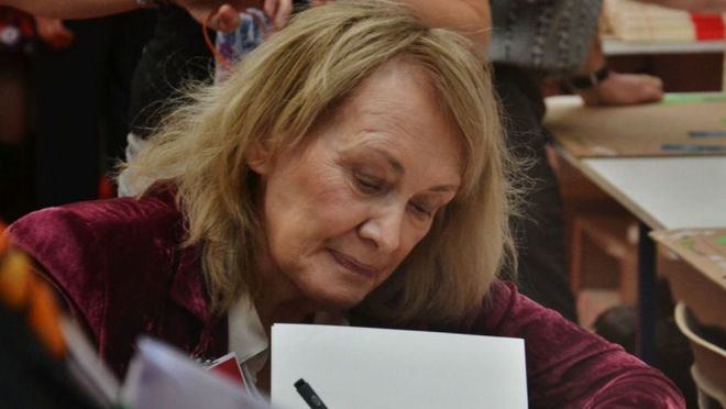 La francesa Annie Ernaux, premio Nobel de Literatura