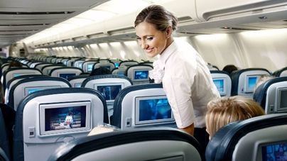 Es ilegal obligar a los pasajeros a pagar con tarjeta en el avión