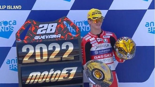 Izan Guevara conquista el Campeonato del Mundo de Moto3