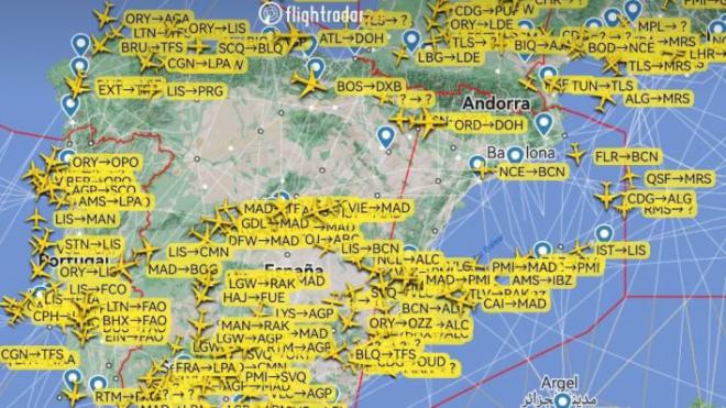 Cerrado parte del espacio aéreo en España por un cohete chino fuera de control