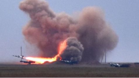 Polonia, tras el impacto de un misil en su territorio, eleva la alerta militar