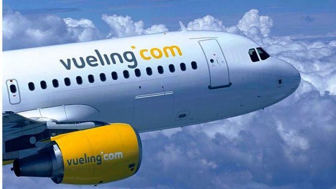 Vueling cancela 64 operaciones en otro domingo marcado por la huelga de tripulantes de cabina
