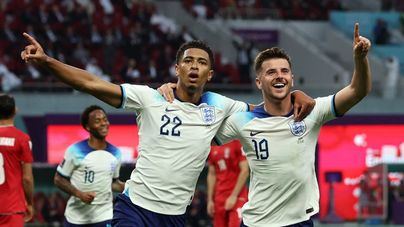 Inglaterra arrolla a Irán